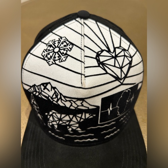The Tahoe Heartbeat Hat Snap Back Black/white, Unique Print, Very Nice Condition - Picture 8 of 8